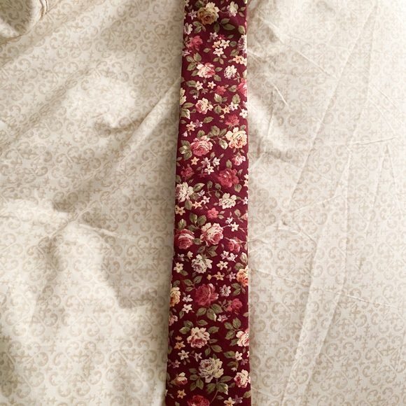Floral Necktie - Picture 2 of 2